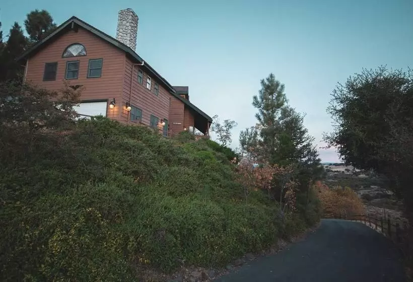 هتل Tucker Peak Lodge