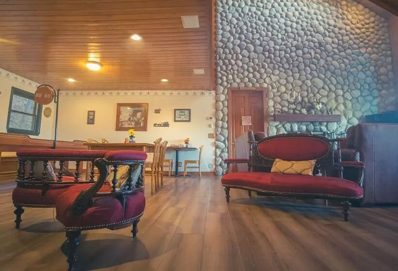 هتل Tucker Peak Lodge