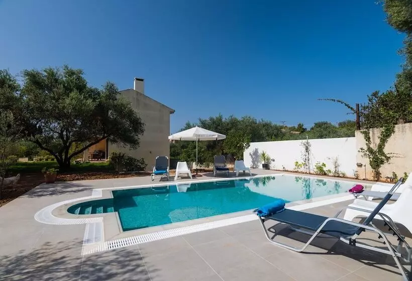 Koxyli Studios & Apartments
