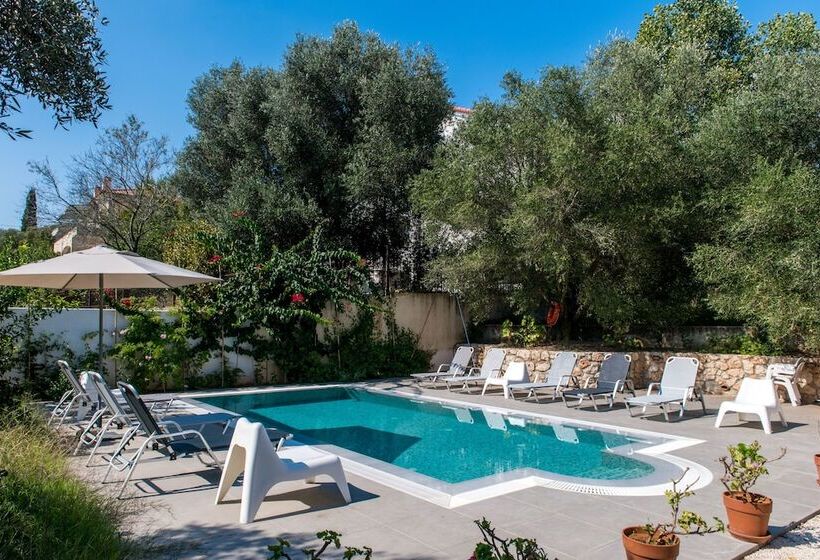 Koxyli Studios & Apartments