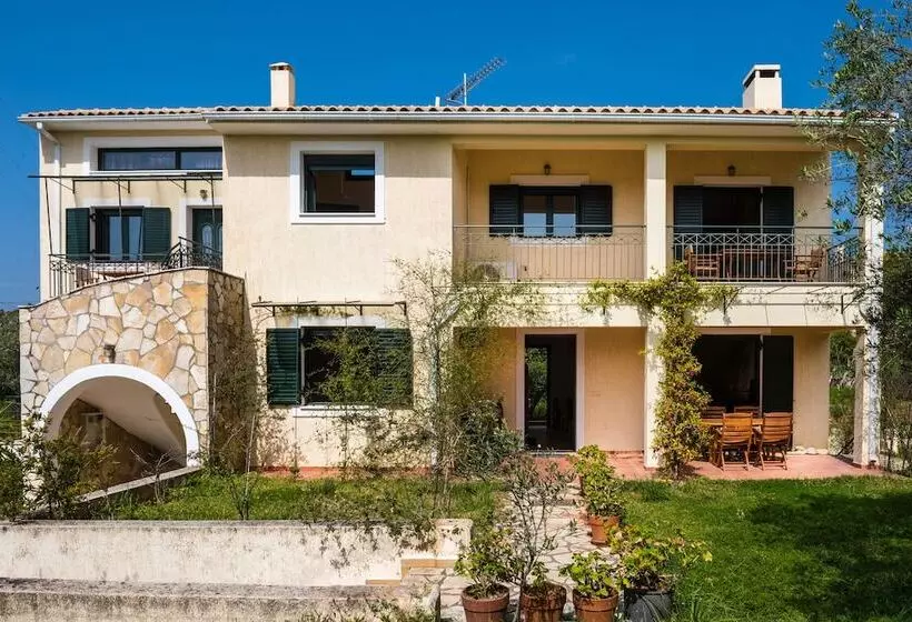 Koxyli Studios & Apartments