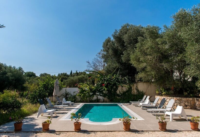 Koxyli Studios & Apartments