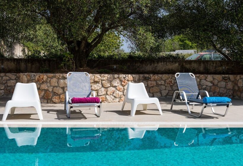 Koxyli Studios & Apartments