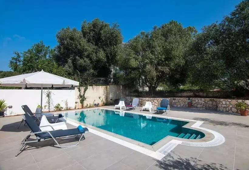 Koxyli Studios & Apartments