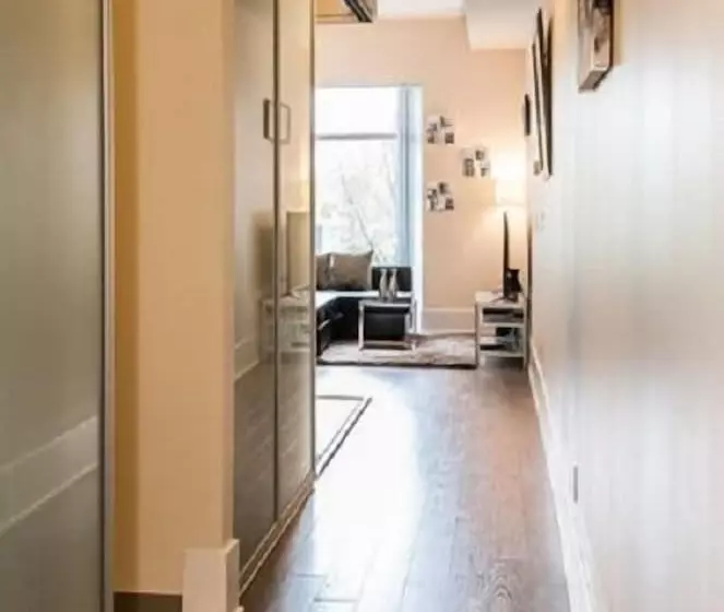 Life Suites Loft  Cn Tower