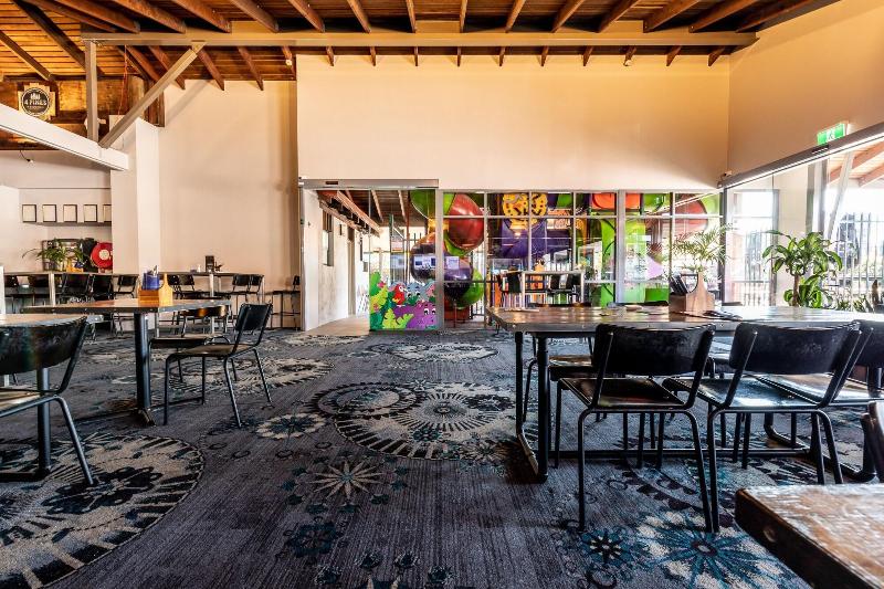 汽车旅馆 Warners At The Bay