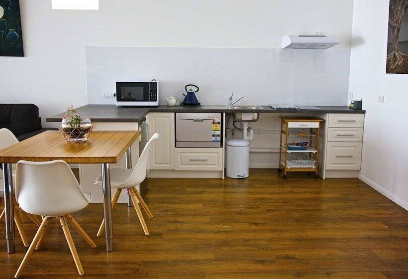 Penguin Beachfront Apartments