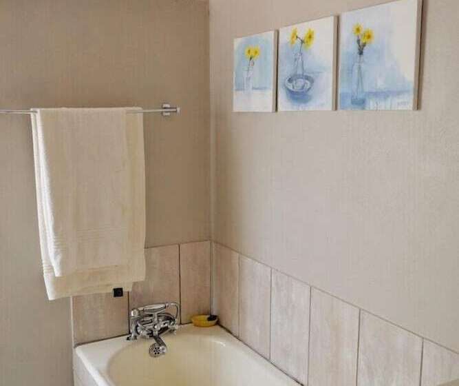 Пансион By The Way Guesthouse