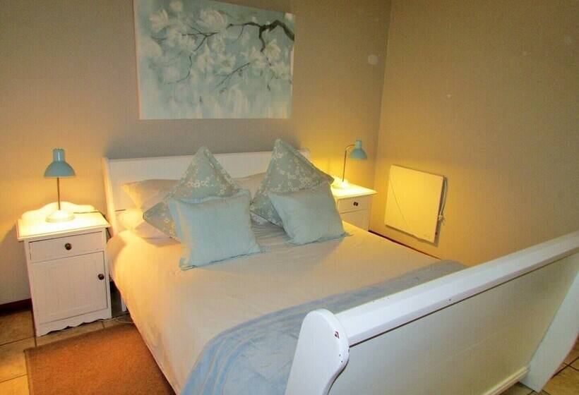 Пансион By The Way Guesthouse