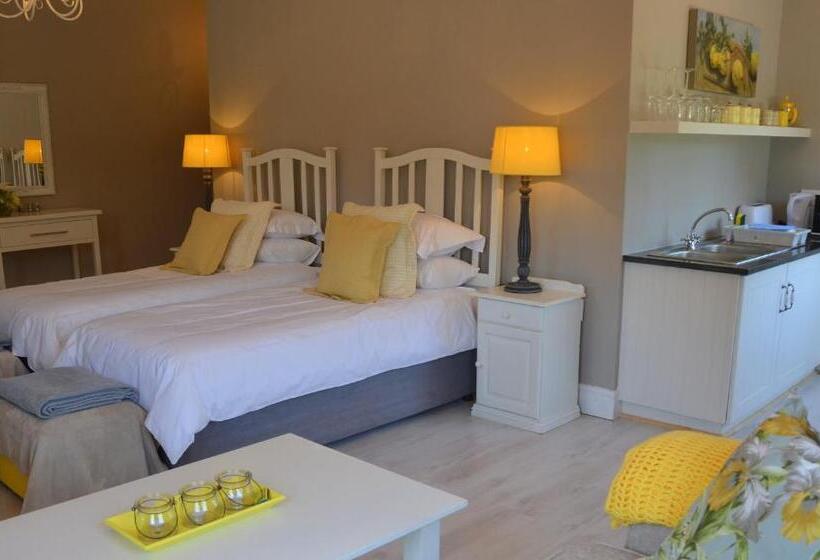 Пансион By The Way Guesthouse