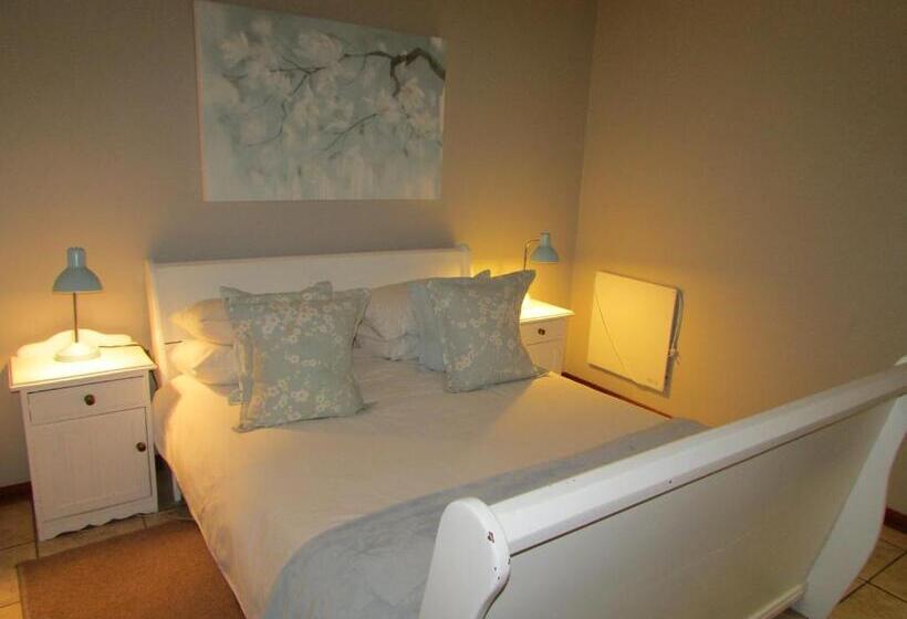 Пансион By The Way Guesthouse