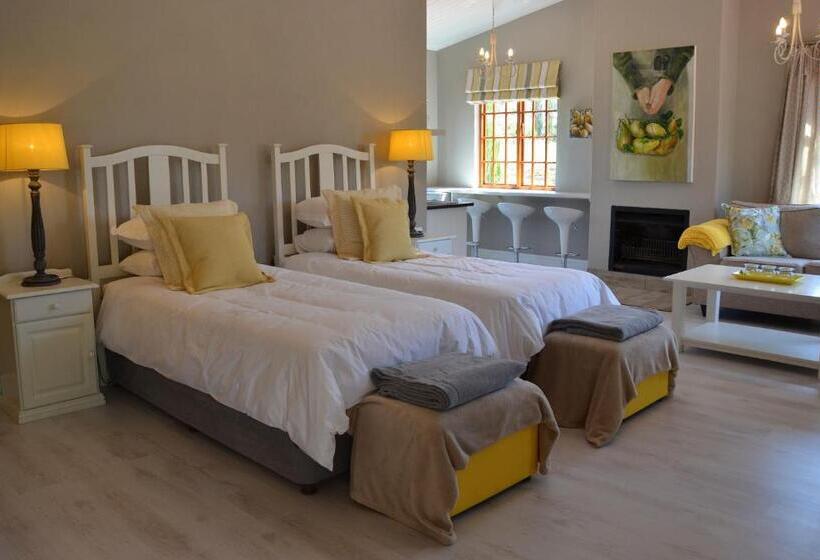 Пансион By The Way Guesthouse