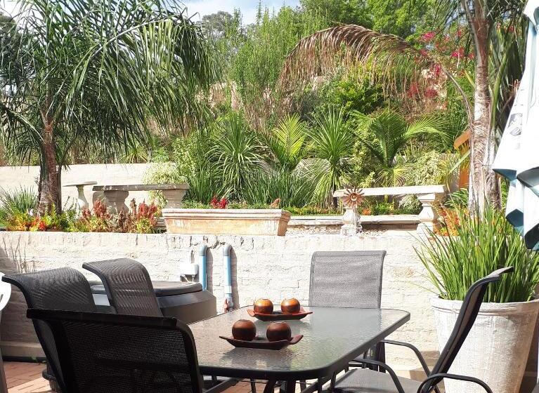 펜션 Flametree Guesthouse