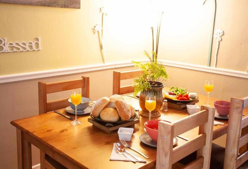 펜션 Flametree Guesthouse