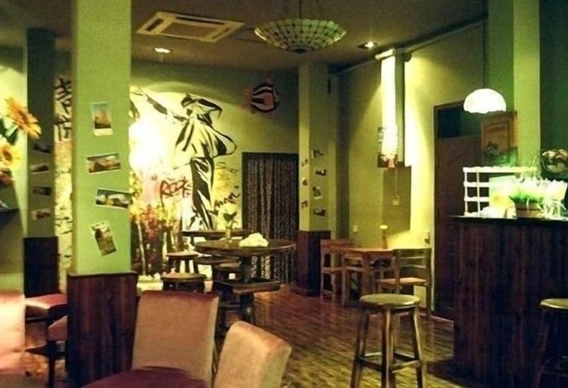 Qingdao Yuezhu Topic Hostel