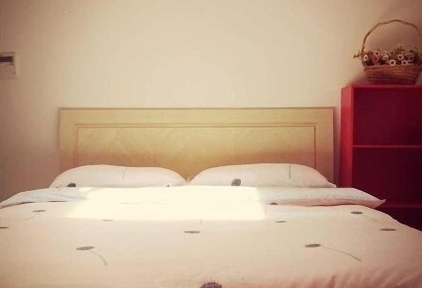 Qingdao Yuezhu Topic Hostel