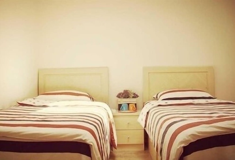 Qingdao Yuezhu Topic Hostel