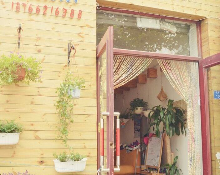 Qingdao Yuezhu Topic Hostel