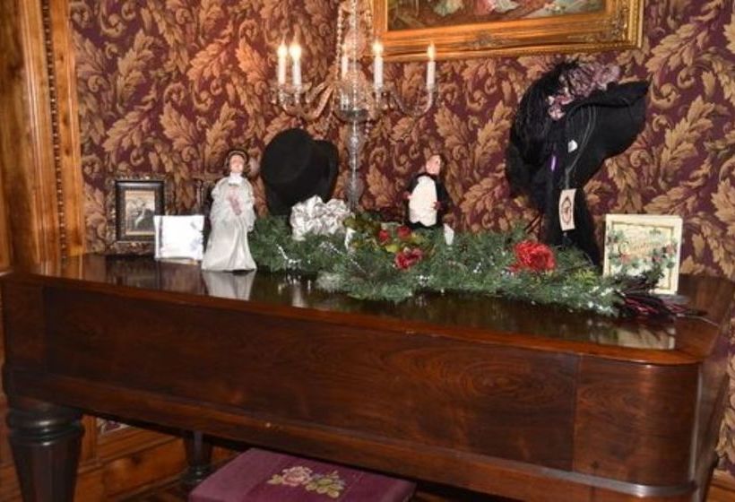 مبيت وإفطار Charles Nelson Schmick House