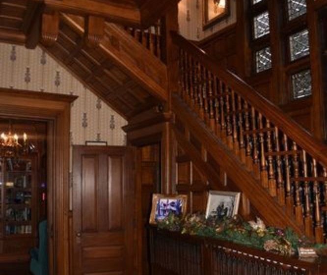 مبيت وإفطار Charles Nelson Schmick House