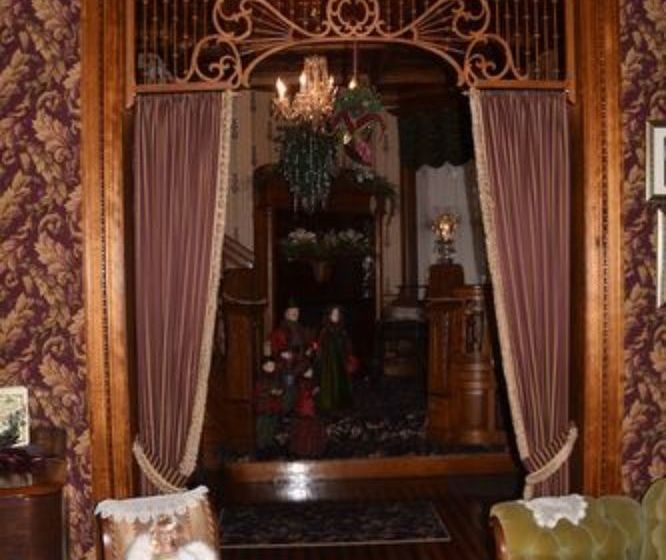 مبيت وإفطار Charles Nelson Schmick House