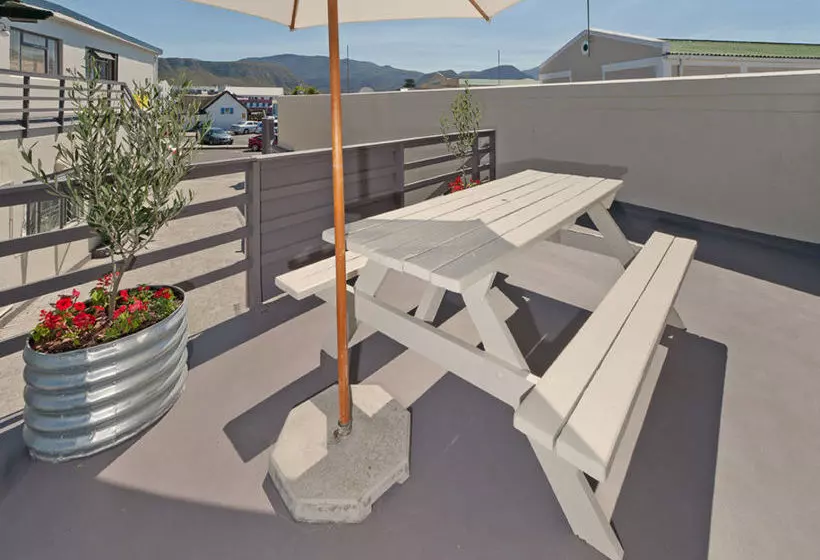 تختخواب و صبحانه Twentyfour 17 Inn