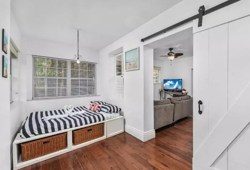 هتل 927 Jefferson Suites