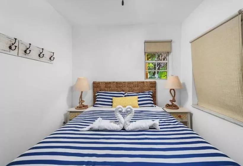هتل 927 Jefferson Suites