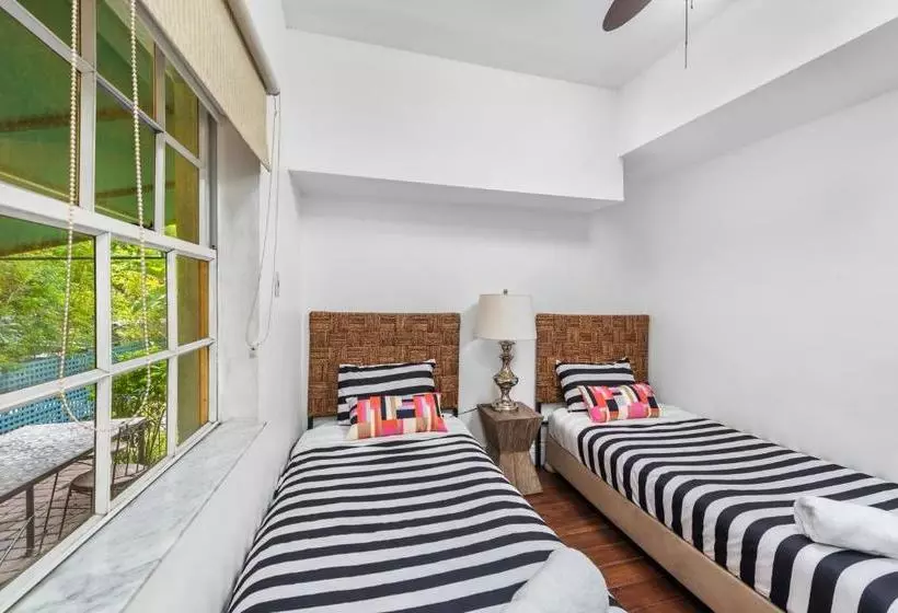 هتل 927 Jefferson Suites