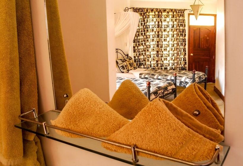 Отель Ahadi Lodge