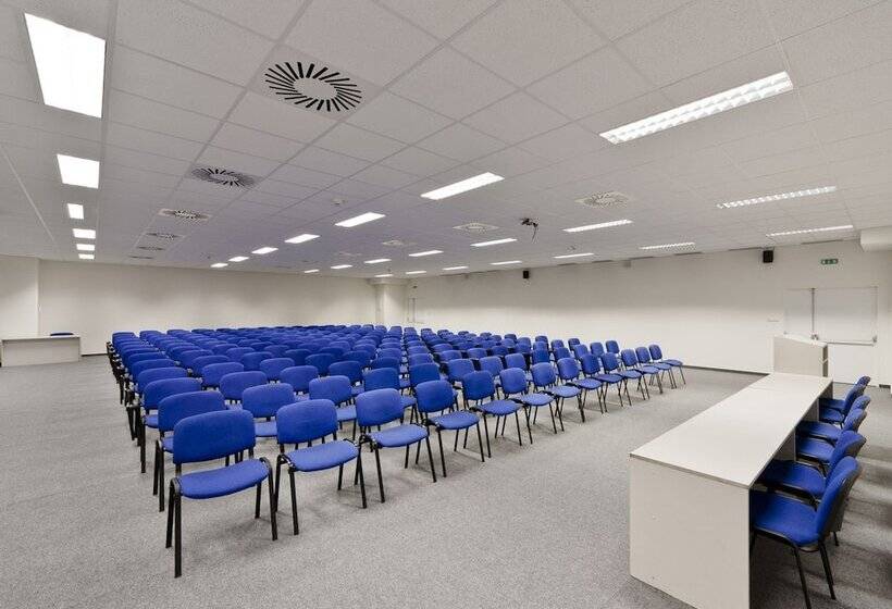 فندق Delta Suncity