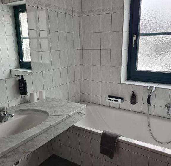 فندق Boutique House Happyellow Saalbach