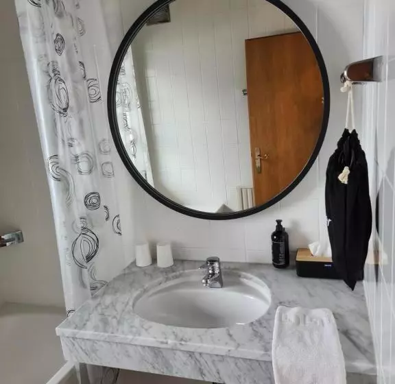 هتل Boutique House Happyellow Saalbach