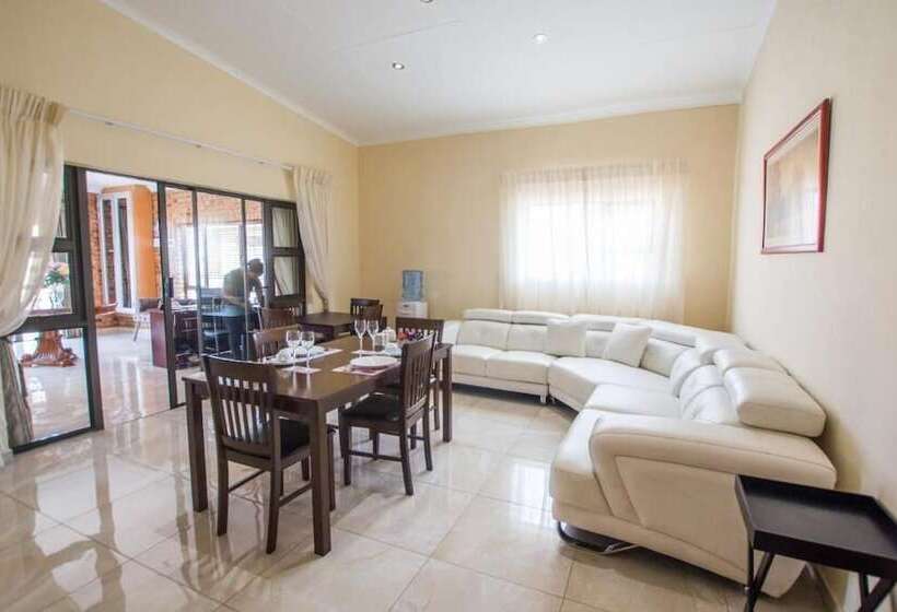 בית מלון כפרי Hoyohoyo Acorns Lodge