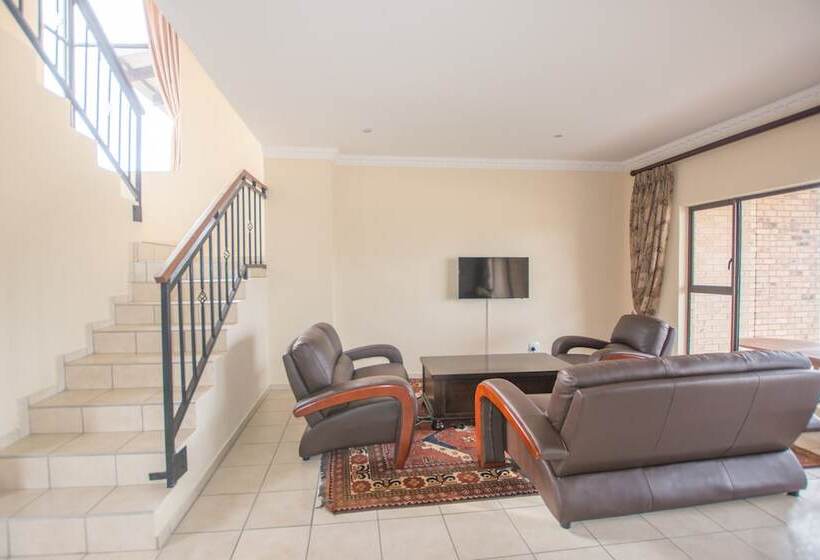 בית מלון כפרי Hoyohoyo Acorns Lodge