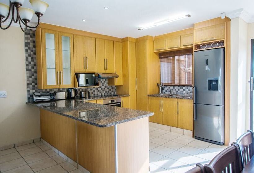 בית מלון כפרי Hoyohoyo Acorns Lodge