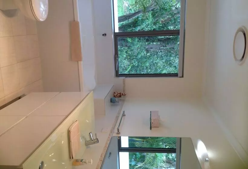 Montville Suites