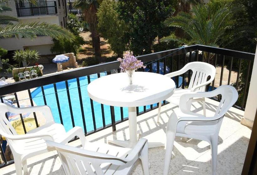 Odysseas & Eleni Hotel Apartments