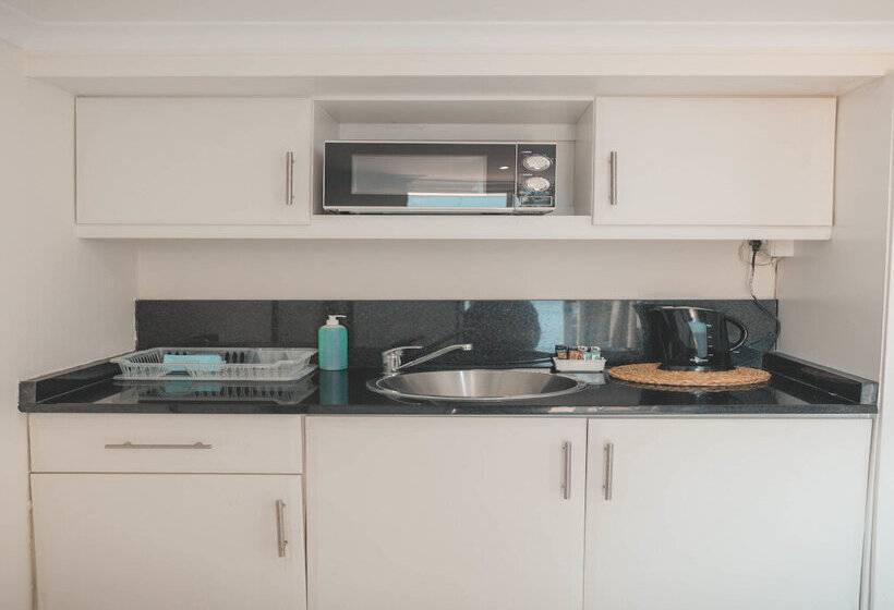 Пансион Beside Still Waters Boutique