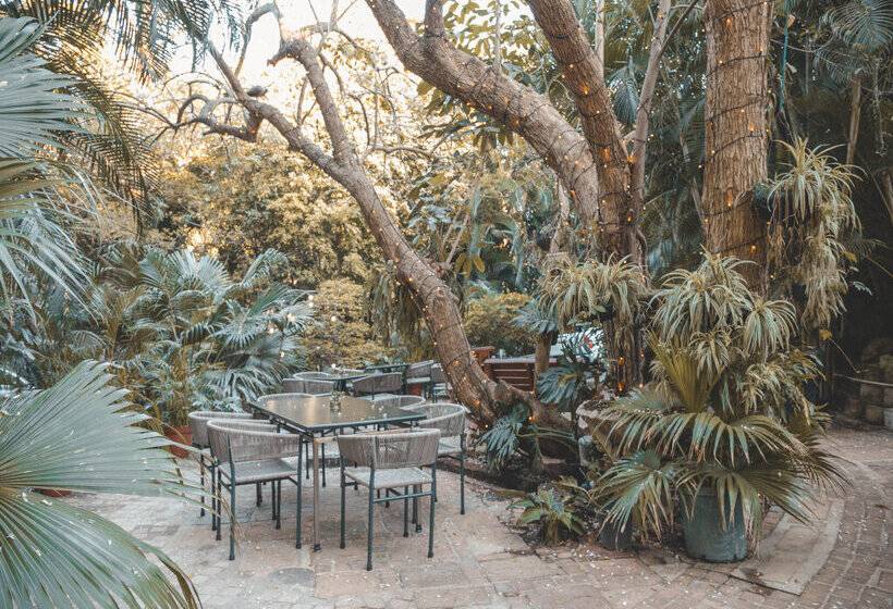 Пансион Beside Still Waters Boutique