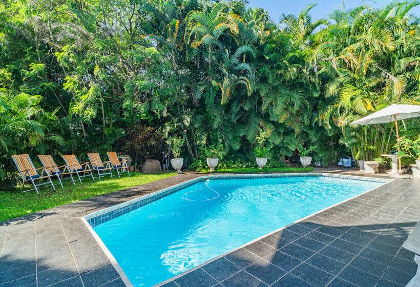 Пансион Beside Still Waters Boutique