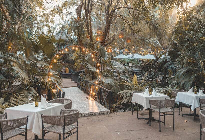 Пансион Beside Still Waters Boutique