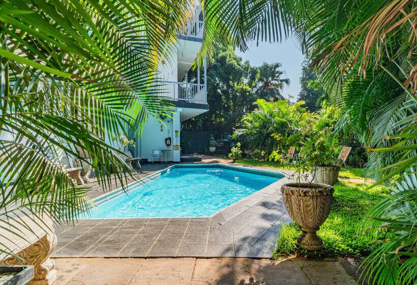 Пансион Beside Still Waters Boutique