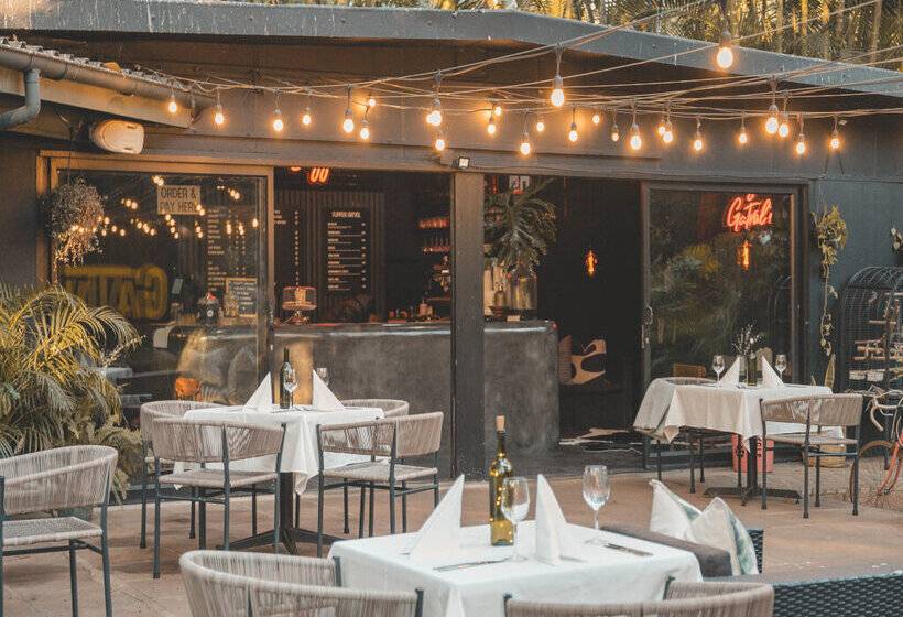 Пансион Beside Still Waters Boutique