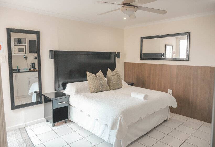 Пансион Beside Still Waters Boutique