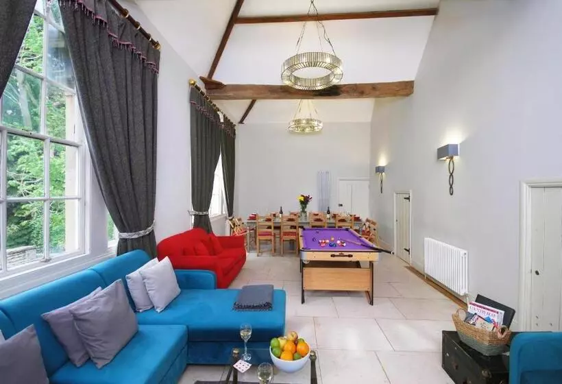 The New School Rooms Beautiful, Georgian Apartment With Private Heated Pool And Hot Tub Sleeps 12