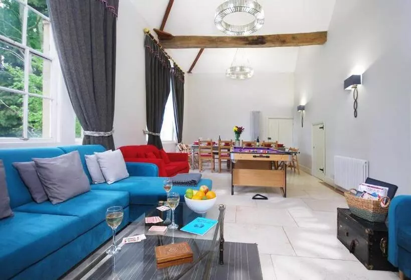 The New School Rooms Beautiful, Georgian Apartment With Private Heated Pool And Hot Tub Sleeps 12