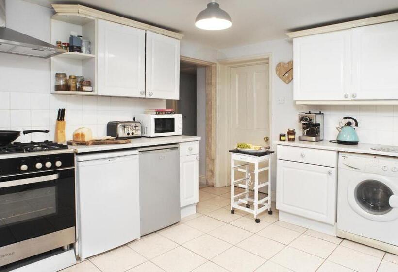 The New School Rooms   Beautiful, Georgian Apartment With Private Heated Pool And Hot Tub Sleeps 12