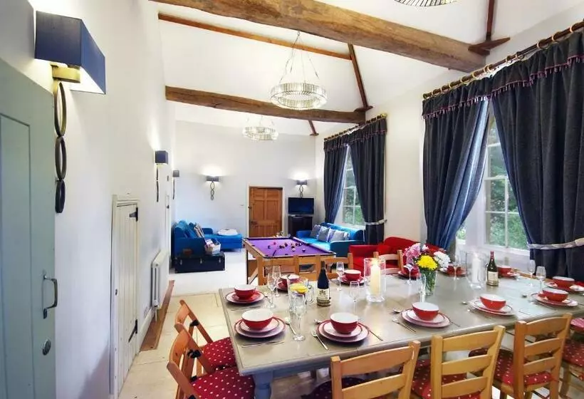 The New School Rooms Beautiful, Georgian Apartment With Private Heated Pool And Hot Tub Sleeps 12