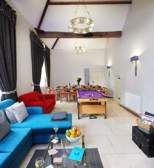 The New School Rooms Beautiful, Georgian Apartment With Private Heated Pool And Hot Tub Sleeps 12